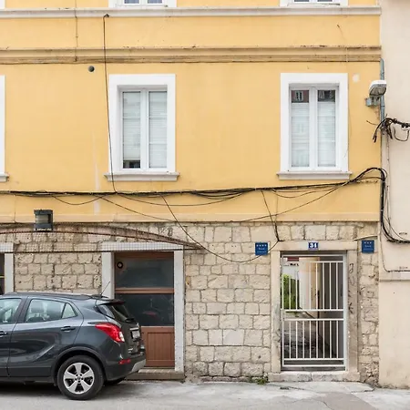 Appartement Petrova Attic Split