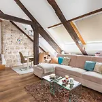 アパート Petrova Attic