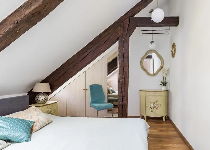 Lägenhet Petrova Attic *