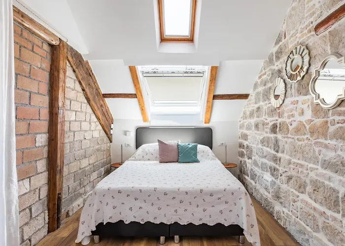 Petrova Attic * Split