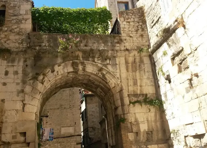 Daire Petrova Attic *