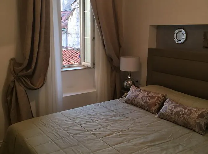 Daire Petrova Attic Split