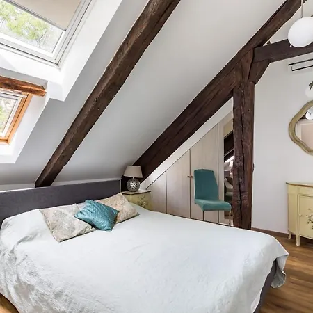 アパート Petrova Attic スプリト