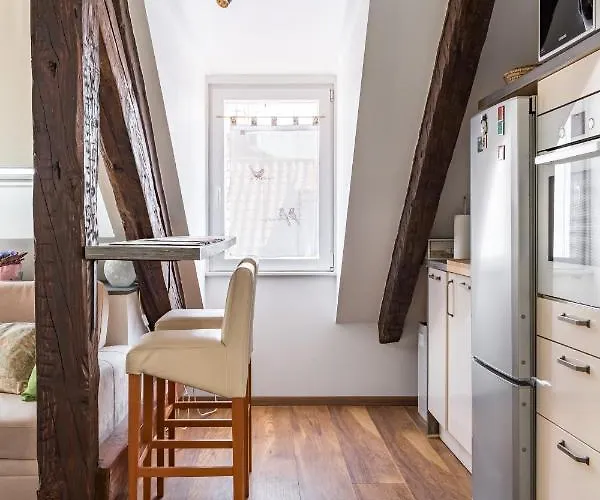 Petrova Attic * ספליט