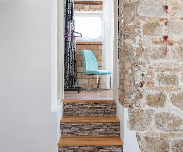 Petrova Attic Appartement *