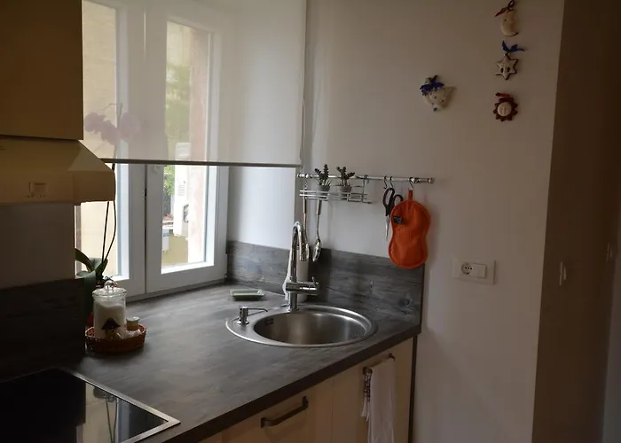 דירה Petrova Attic