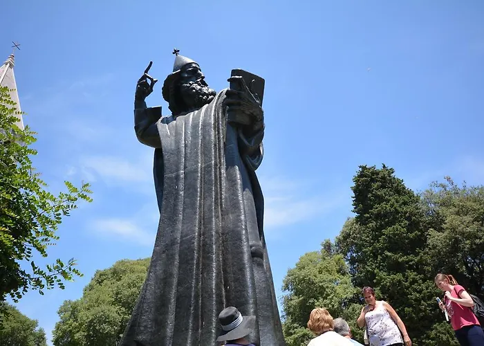 Petrova Attic ספליט