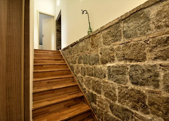 Petrova Attic * ספליט