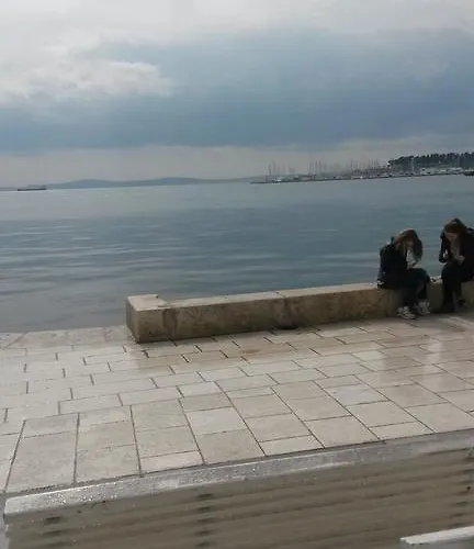 דירה Petrova Attic