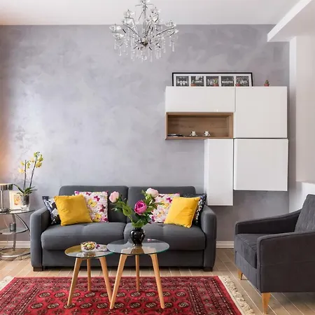 Petrova Attic Apartment *